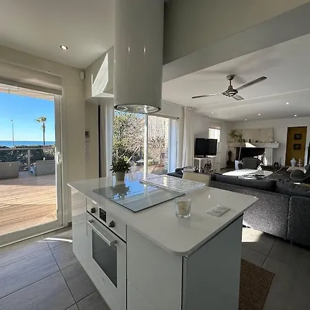 Bay Villa